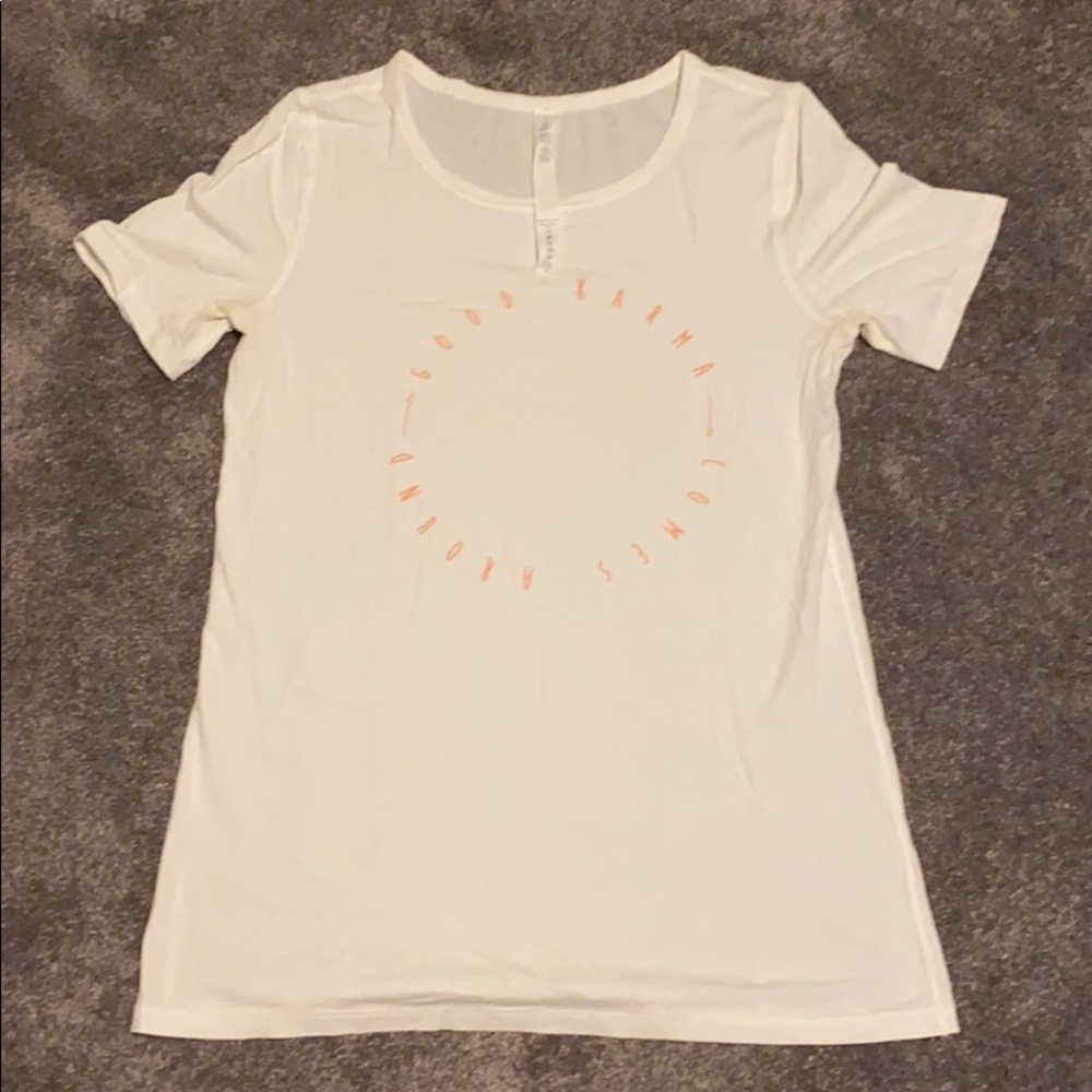 Lululemon t shirt